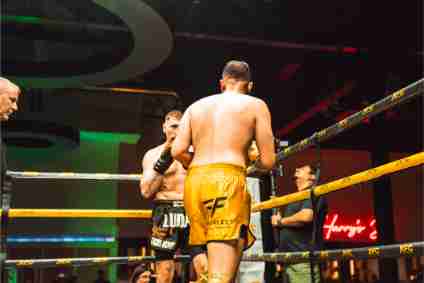 Fight 14 - Khan vs Pettifer - Image 13