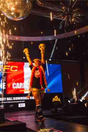 Fight 5 - McFarlane vs Carron - Image 3