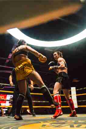 Fight 5 - McFarlane vs Carron - Image 16